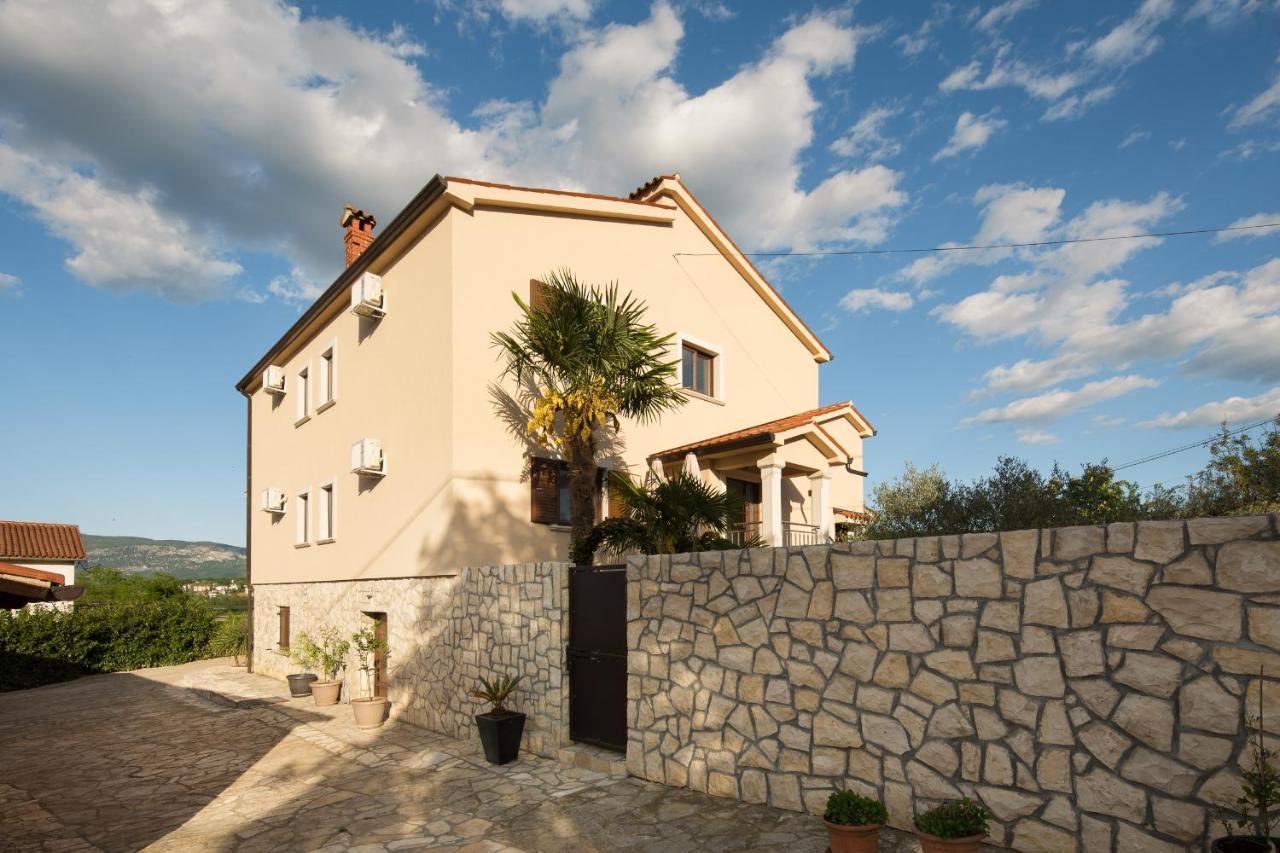 Villa Vesna With Sauna, Hot Tub Potpican Экстерьер фото